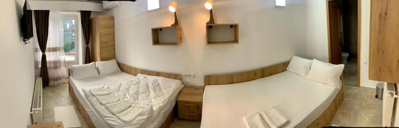Jaz Hostel *